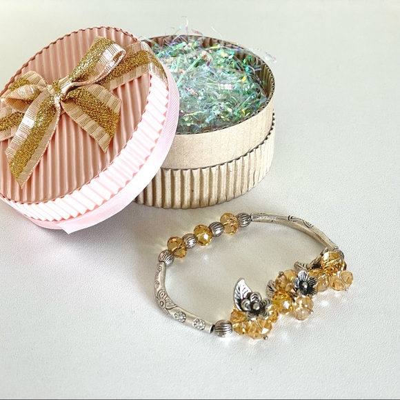 NEW Yellow Crystal Bracelet with Box - Picture 4 of 11